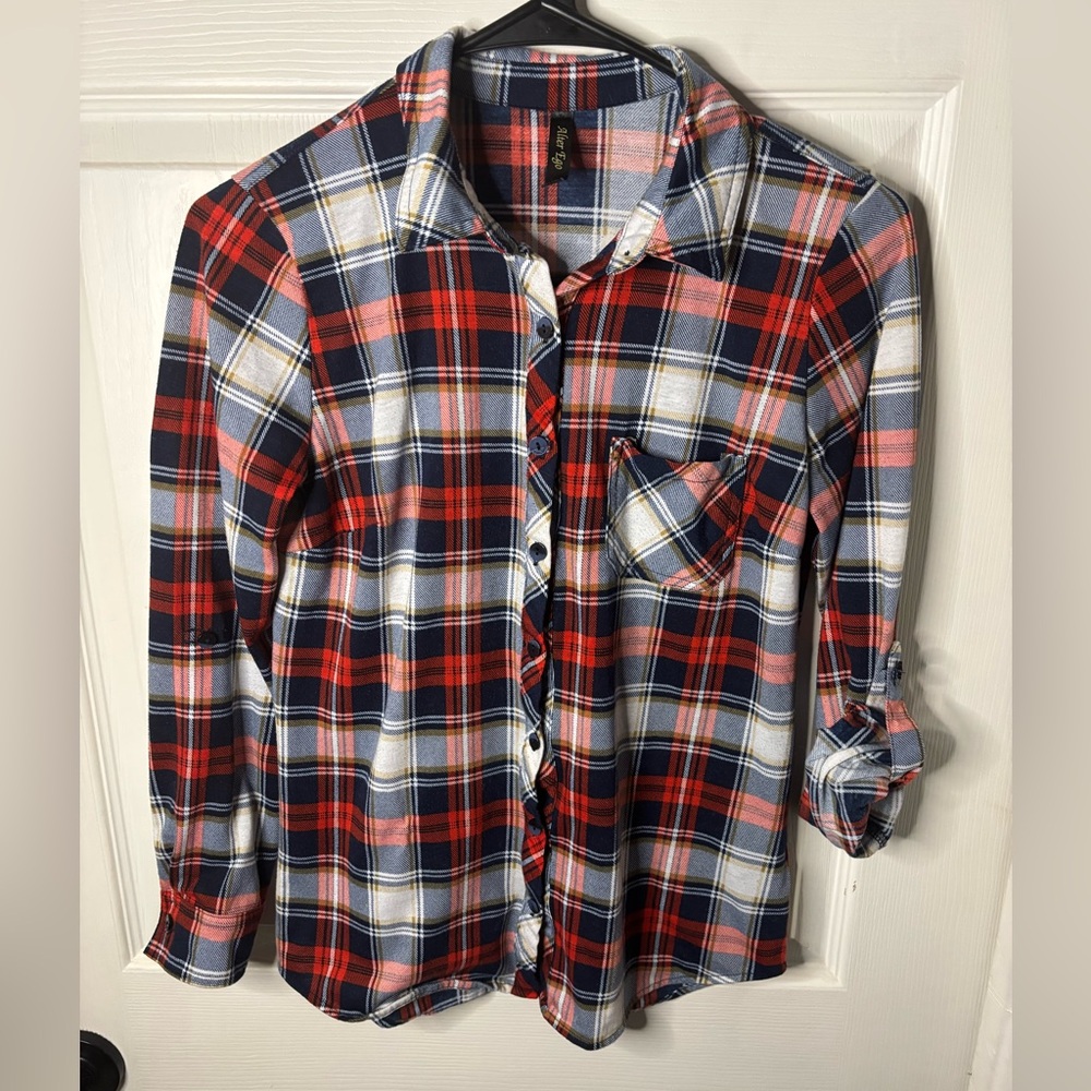 Alter Ego 3/4 sleeve, button up, one front pocket.